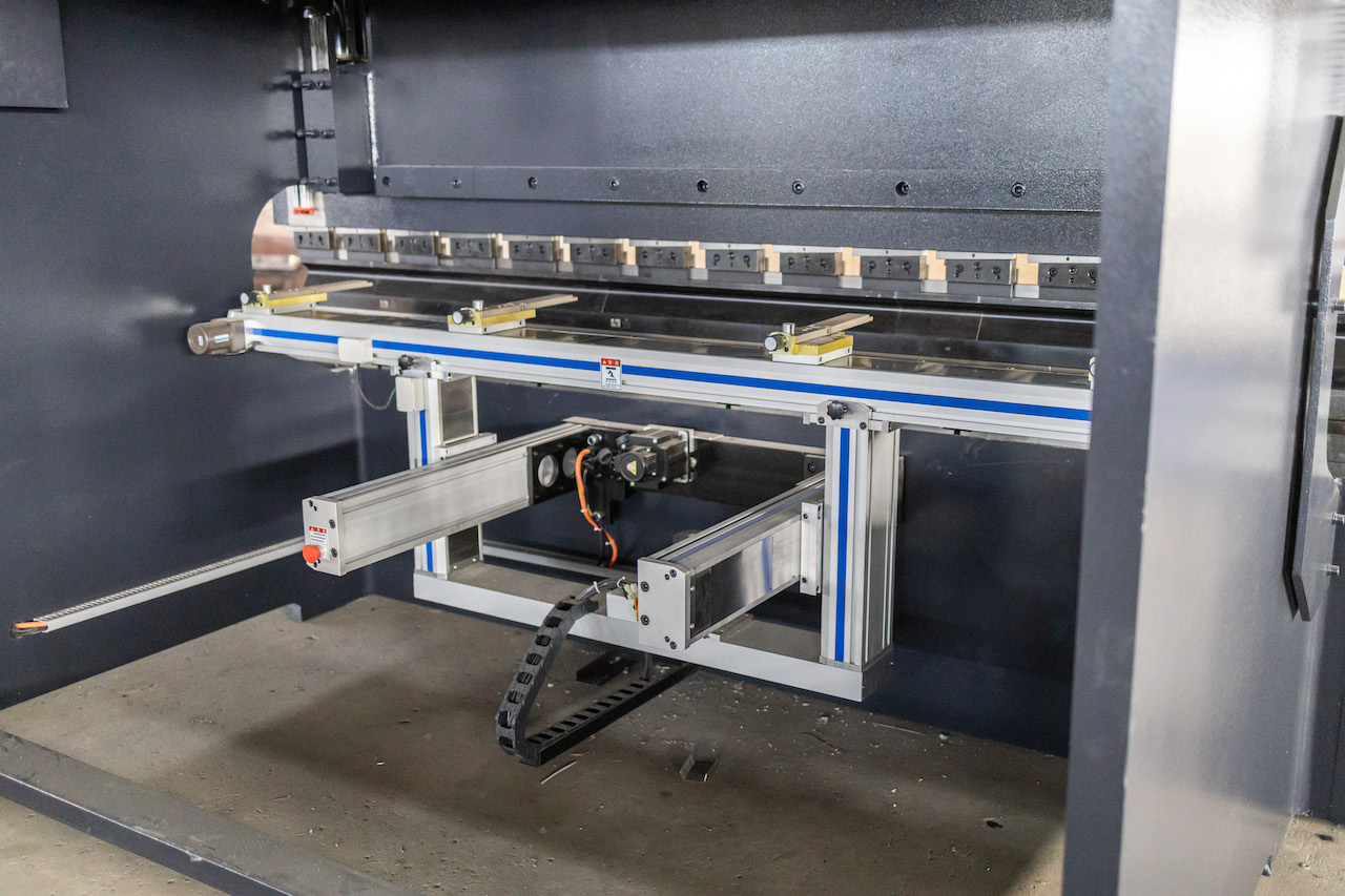 100t Hydraulic Cnc Brake Press Crowning Cnc Press Brake Delem 100t Hidrolik Cnc Fren Pres Taçlama Cnc Abkant Pres Delem