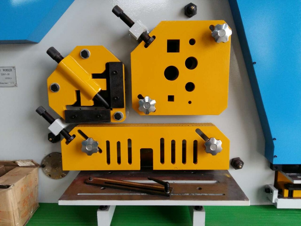 110 Ton Metal Sheet Press Corner Cutting Hydraulic Ironworker Machine 110 Ton Sac Pres Köşe Kesme Hidrolik Demir İşleme Makinesi