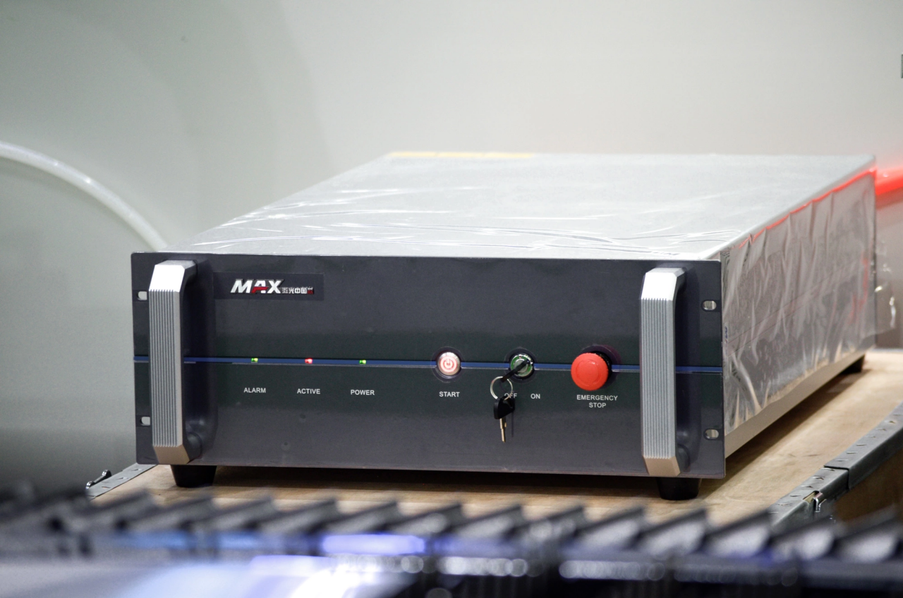 1500*3000mm 500w Racuys Or Ipg Fiber Laser Cutting Machine 1500*3000mm 500w Racuys Veya Ipg Fiber Lazer Kesim Makinesi