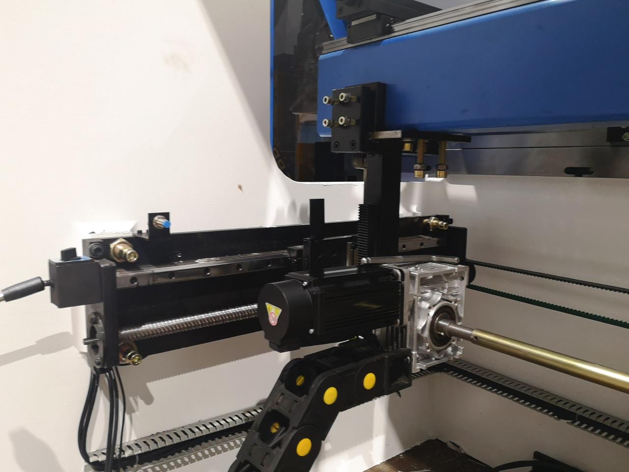 160t-4000 4-axis Cnc Hydraulic Bending Machine Press Brake 160t-4000 4 Eksenli Cnc Hidrolik Bükme Makinası Abkant Pres