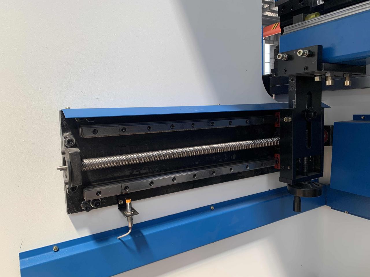 160t-4000 4-axis Cnc Hydraulic Bending Machine Press Brake 160t-4000 4 Eksenli Cnc Hidrolik Bükme Makinası Abkant Pres