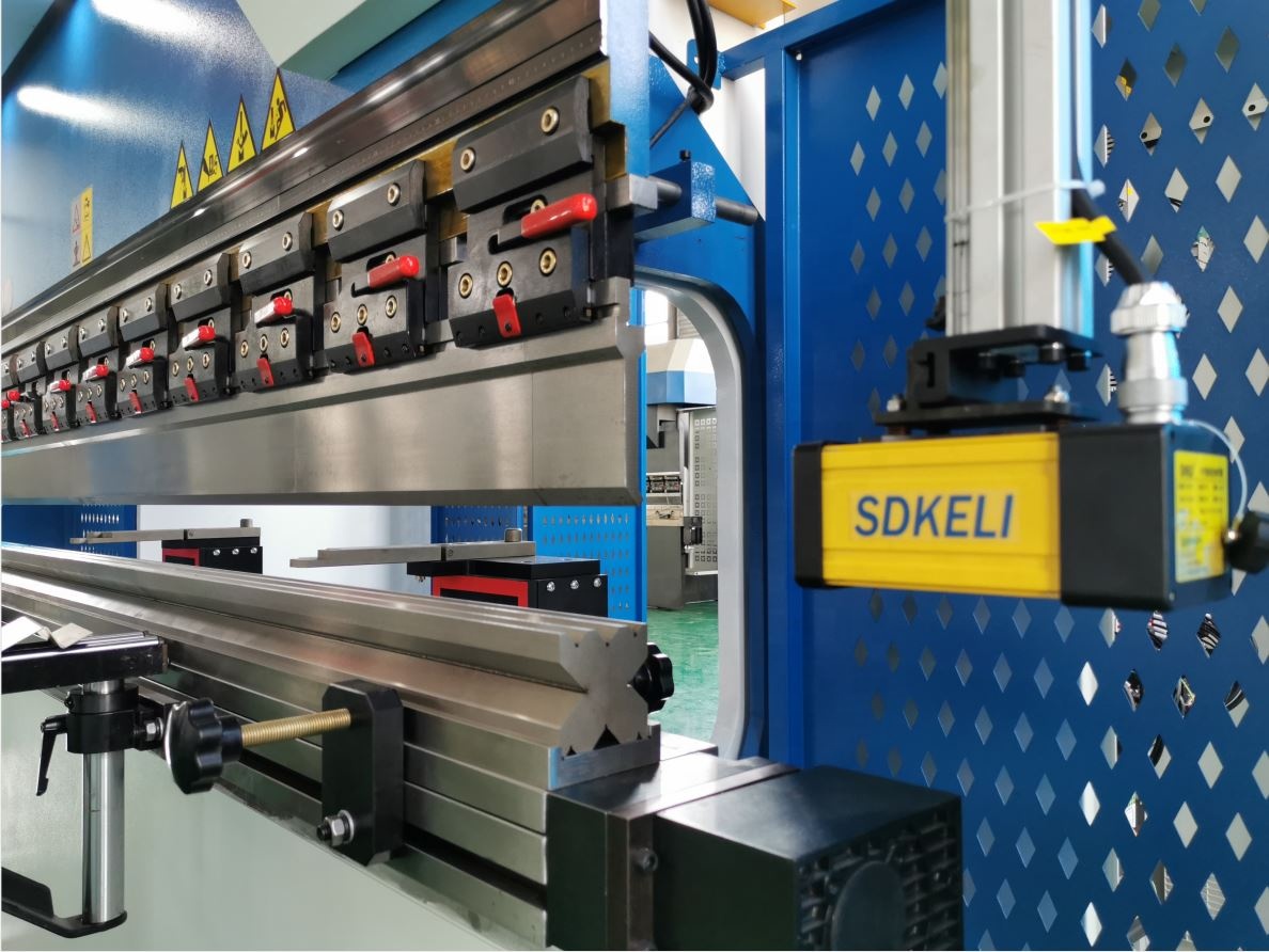 160t-4000 4-axis Cnc Hydraulic Bending Machine Press Brake 160t-4000 4 Eksenli Cnc Hidrolik Bükme Makinası Abkant Pres