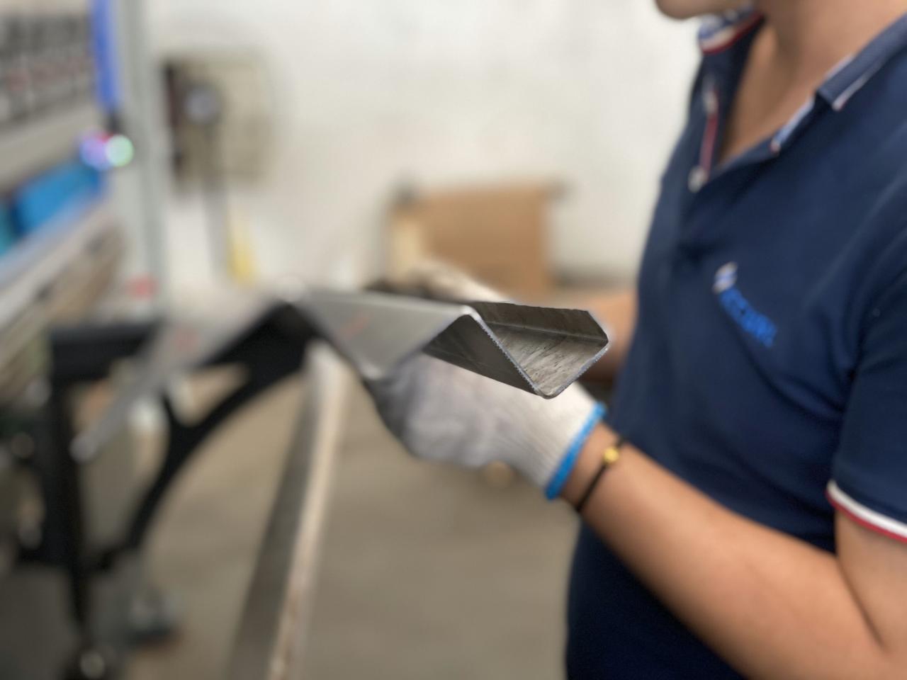 16mm Hydraulic Guillotine Shearing Machine For Sheet Metal Cutting 6 Meters 6 Metre Sac Kesme İçin 16mm Hidrolik Giyotin Kesme Makinesi