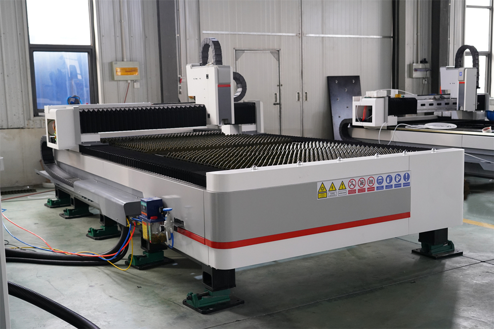 3015 4kw 1kw 2kw 3kw Stainless Steel Cnc Fiber Laser Cutting Machine 3015 4kw 1kw 2kw 3kw Paslanmaz Çelik Cnc Fiber Lazer Kesim Makinesi