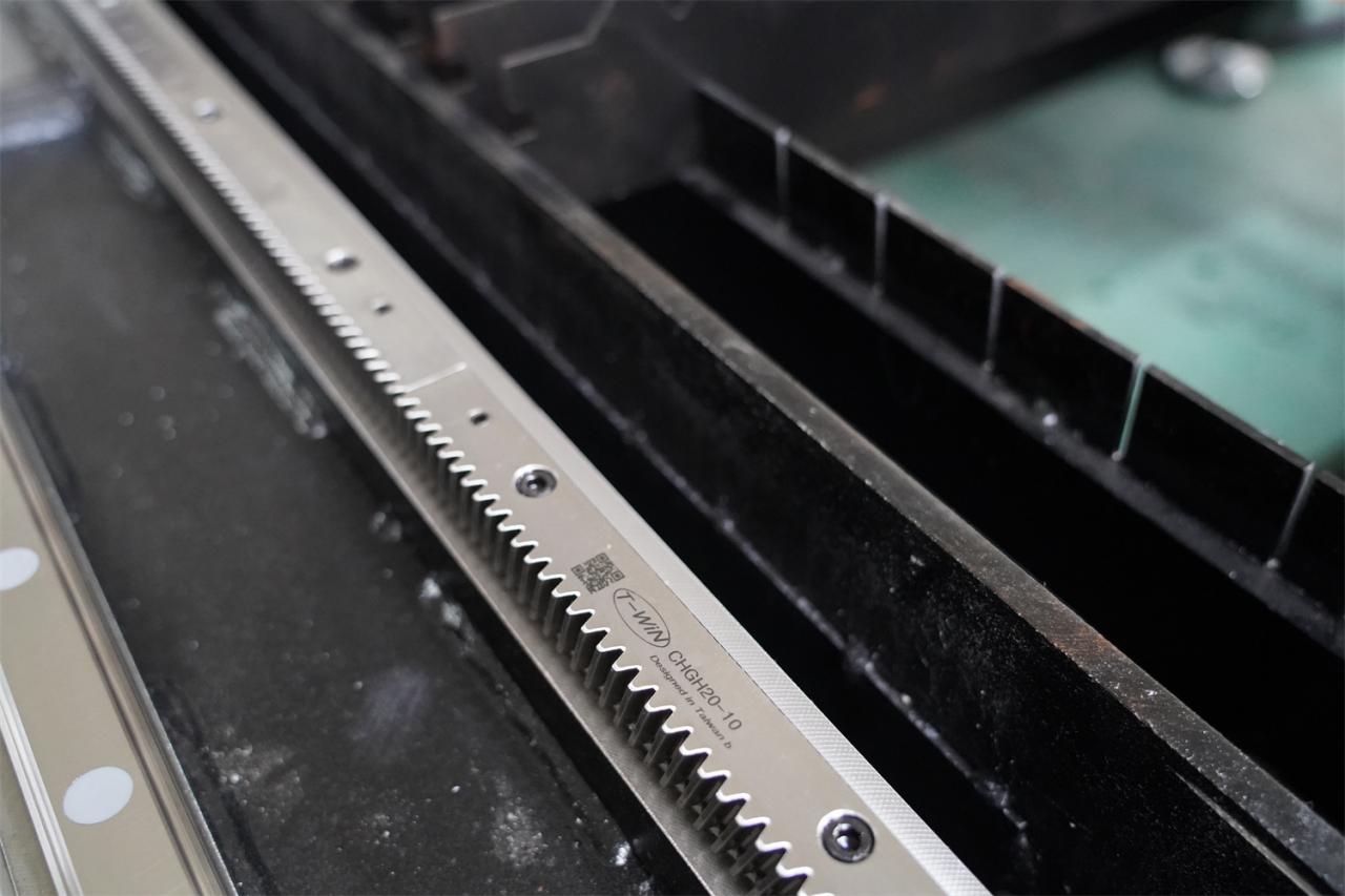 3015 4kw 1kw 2kw 3kw Stainless Steel Cnc Fiber Laser Cutting Machine 3015 4kw 1kw 2kw 3kw Paslanmaz Çelik Cnc Fiber Lazer Kesim Makinesi