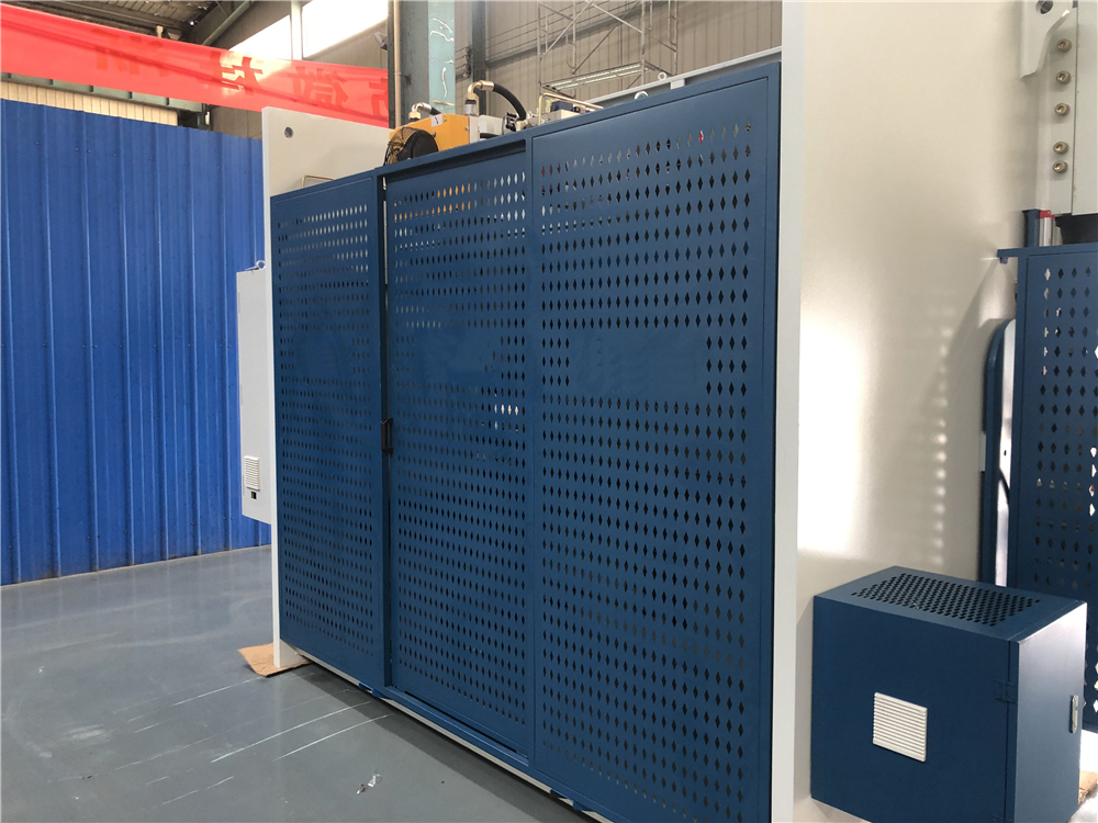 3+1 Axis Cnc Hydraulic Press Brake With Esa System 3+1 Eksen Cnc Hidrolik Abkant Esa Sistemli