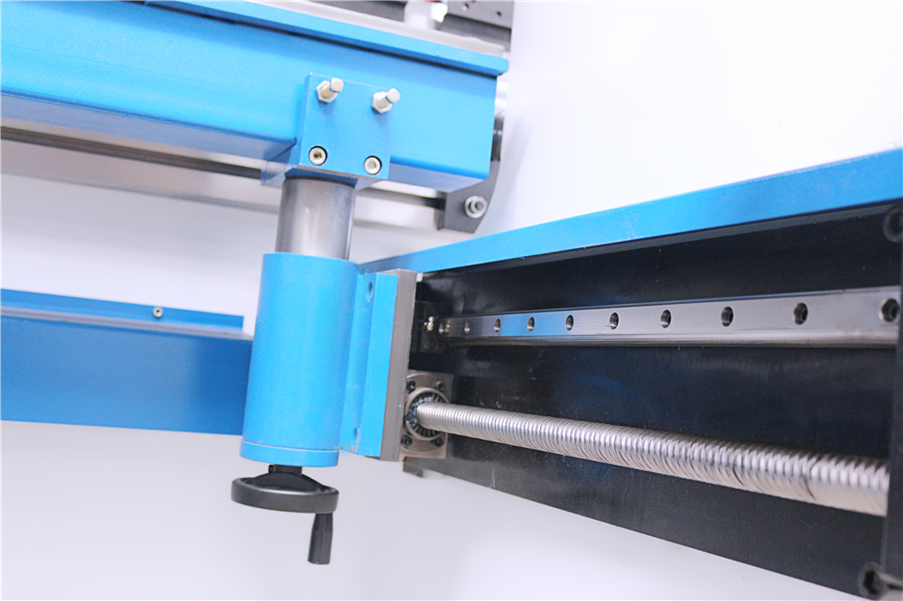 3+1 Axis Cnc Hydraulic Press Brake With Esa System 3+1 Eksen Cnc Hidrolik Abkant Esa Sistemli