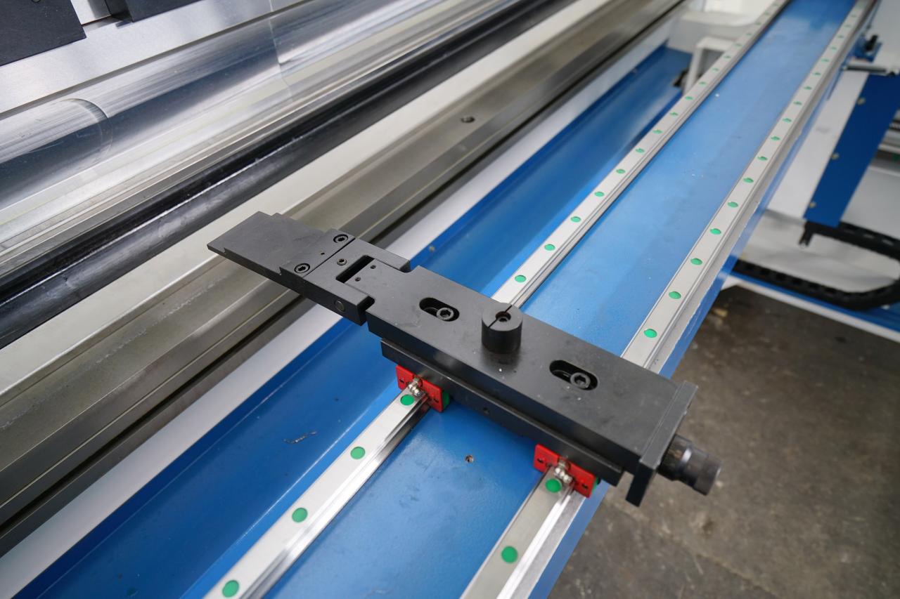 4 Axis Cnc Tandem Press Brake With Delem Da58t 2d Graphical Controller Delem Da58t 2d Grafik Kontrollü 4 Eksen Cnc Tandem Abkant Pres