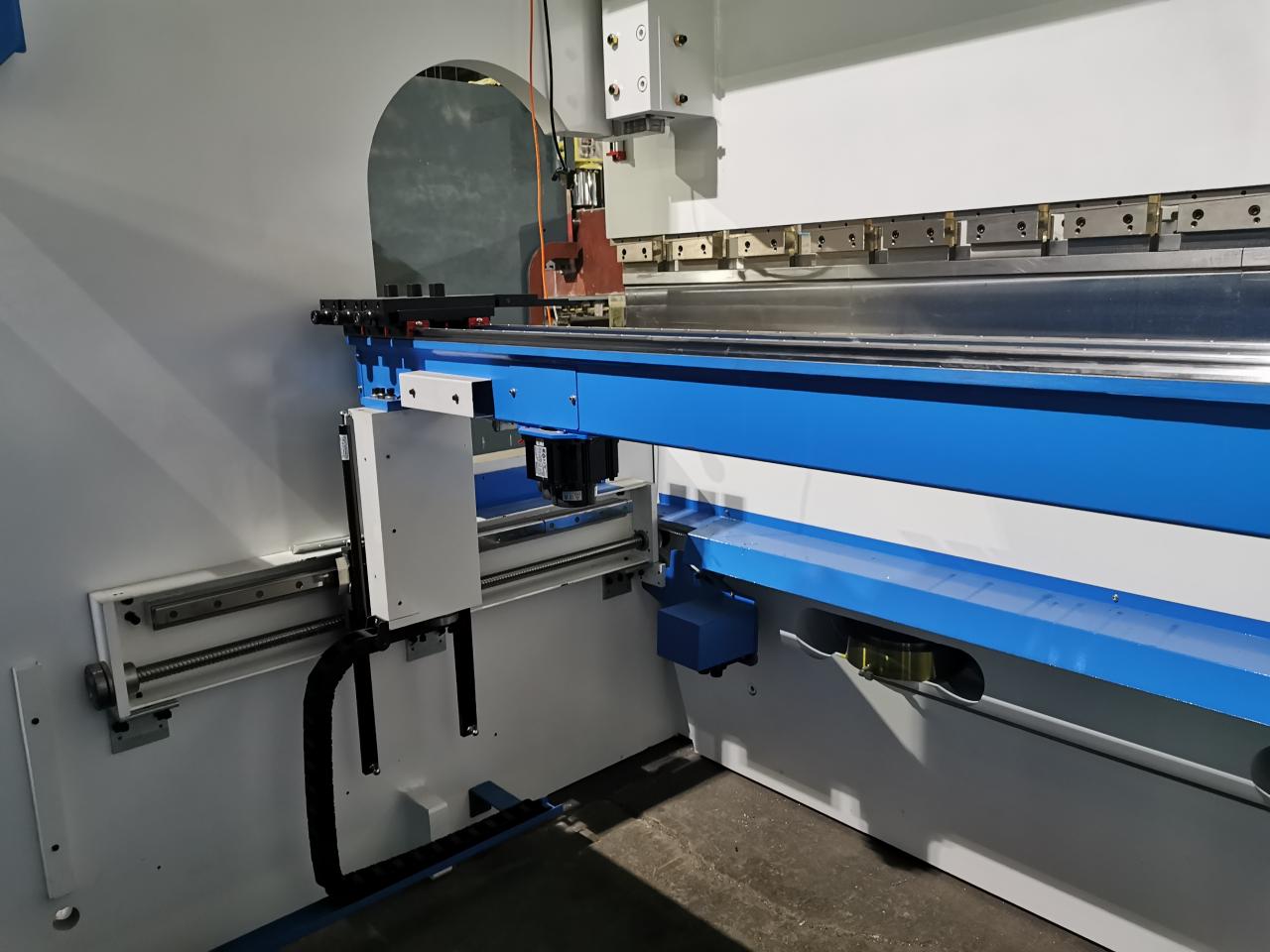 4 Axis Cnc Tandem Press Brake With Delem Da58t 2d Graphical Controller Delem Da58t 2d Grafik Kontrollü 4 Eksen Cnc Tandem Abkant Pres