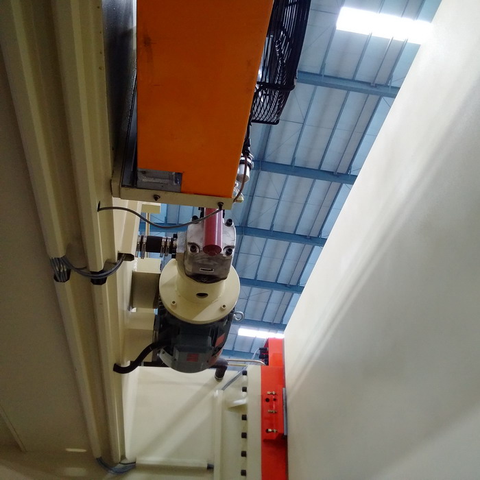 4 Axis Cnc Tandem Press Brake With Delem Da58t 2d Graphical Controller Delem Da58t 2d Grafik Kontrollü 4 Eksen Cnc Tandem Abkant Pres