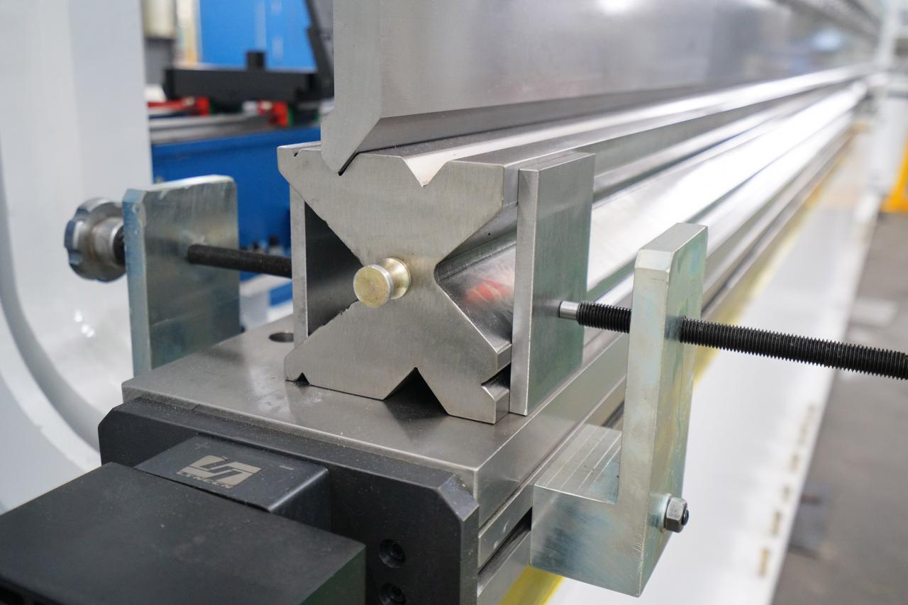 4 Axis Cnc Tandem Press Brake With Delem Da58t 2d Graphical Controller Delem Da58t 2d Grafik Kontrollü 4 Eksen Cnc Tandem Abkant Pres