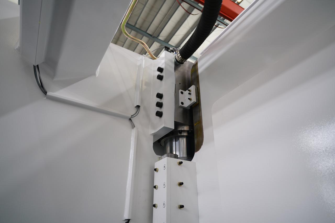 4 Axis Cnc Tandem Press Brake With Delem Da58t 2d Graphical Controller Delem Da58t 2d Grafik Kontrollü 4 Eksen Cnc Tandem Abkant Pres