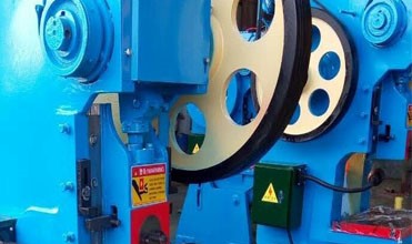 400 Ton Small Pneumatic Power Punch Press Mechanical Eccentric Punching Machine 400 Tonluk Küçük Pnömatik Güç Punch Pres Mekanik Eksantrik Delme Makinesi