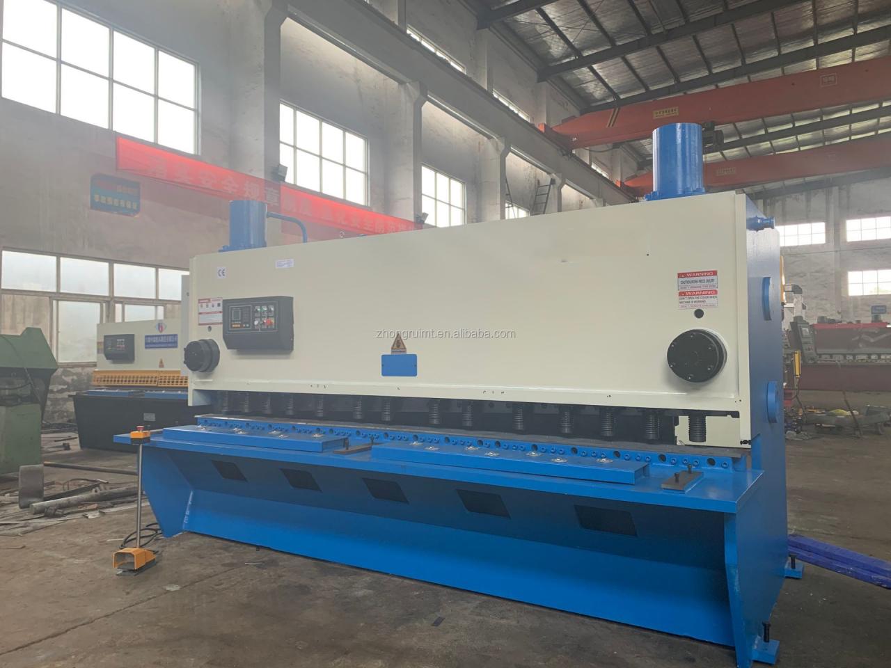 4mmx2500 Hydraulic Shearing Steel Plate Cutting Machinery Steel Plate Shear 4mmx2500 Hidrolik Kesme Çelik Levha Kesme Makinaları Çelik Levha Makas