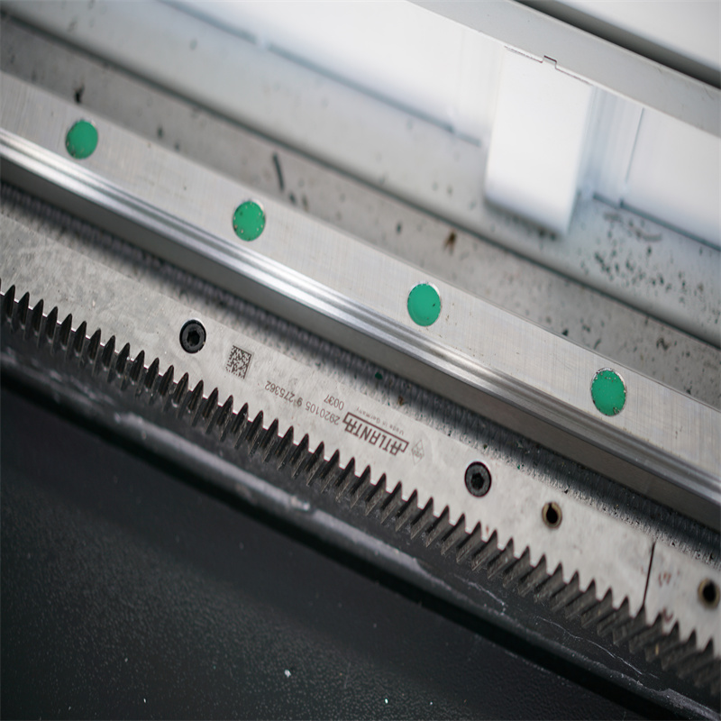 500W 1500W 4Kw Fiber Lazer Kesim Makinesi Sac Lazer Kesici 2000Watt 3kw