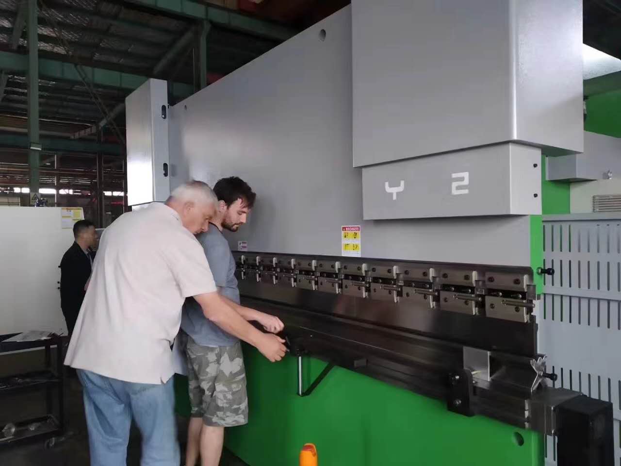 63 Ton Metal Steel Sheet Plate Bending Machine Cnc Hydraulic Press Brake For Metal Working Metal İşleme için 63 Ton Metal Sac Levha Bükme Makinesi Cnc Hidrolik Abkant