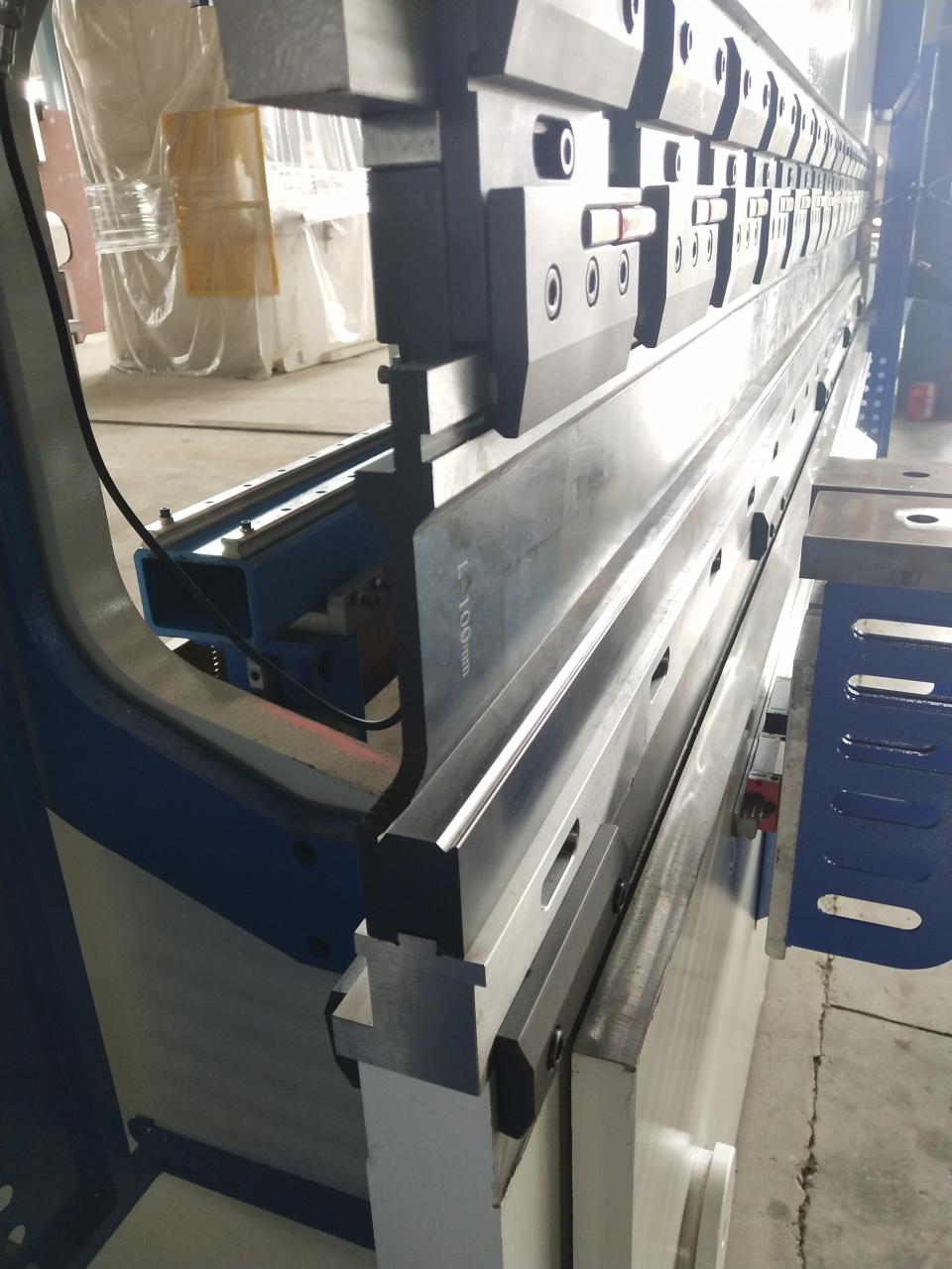 China Metal Hydraulic Press Brake Machine With Reasonable Price Uygun Fiyatlı Çin Metal Hidrolik Abkant Pres Makinası