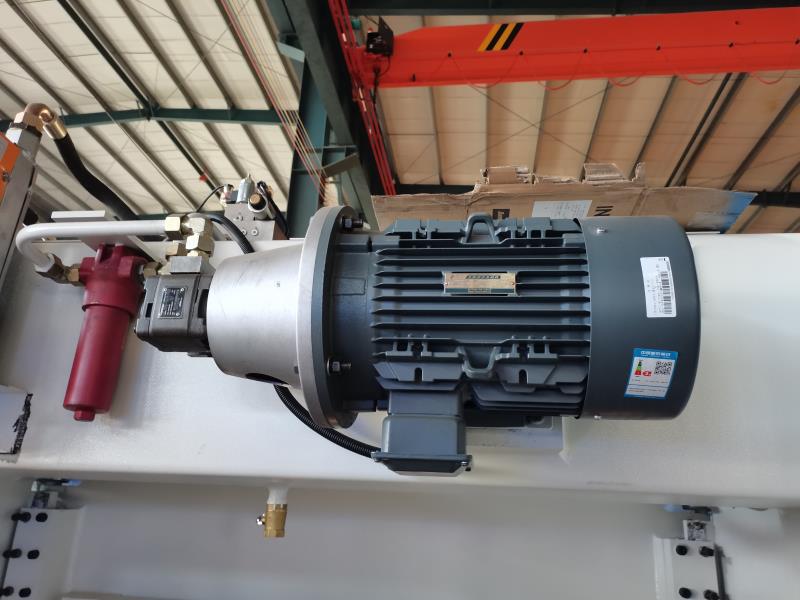 China Metal Hydraulic Press Brake Machine With Reasonable Price Uygun Fiyatlı Çin Metal Hidrolik Abkant Pres Makinası