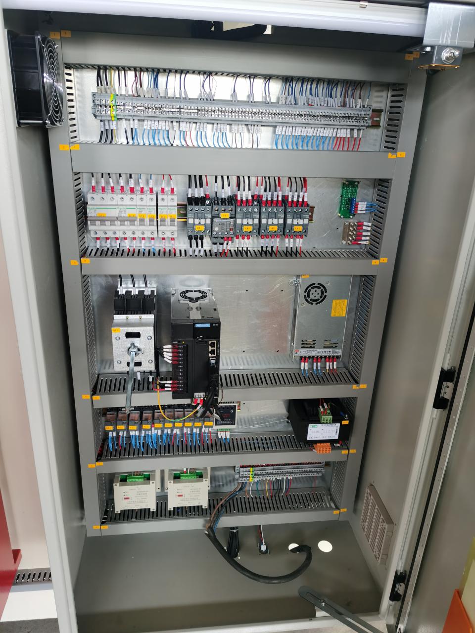 China Metal Hydraulic Press Brake Machine With Reasonable Price Uygun Fiyatlı Çin Metal Hidrolik Abkant Pres Makinası