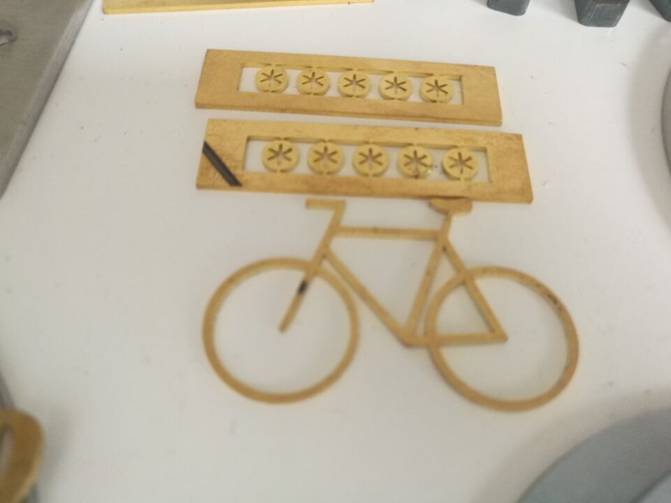 Cnc Fiber Lazer Metal Kesme Makinası 2000w Fiber Lazer Kesim Makinası