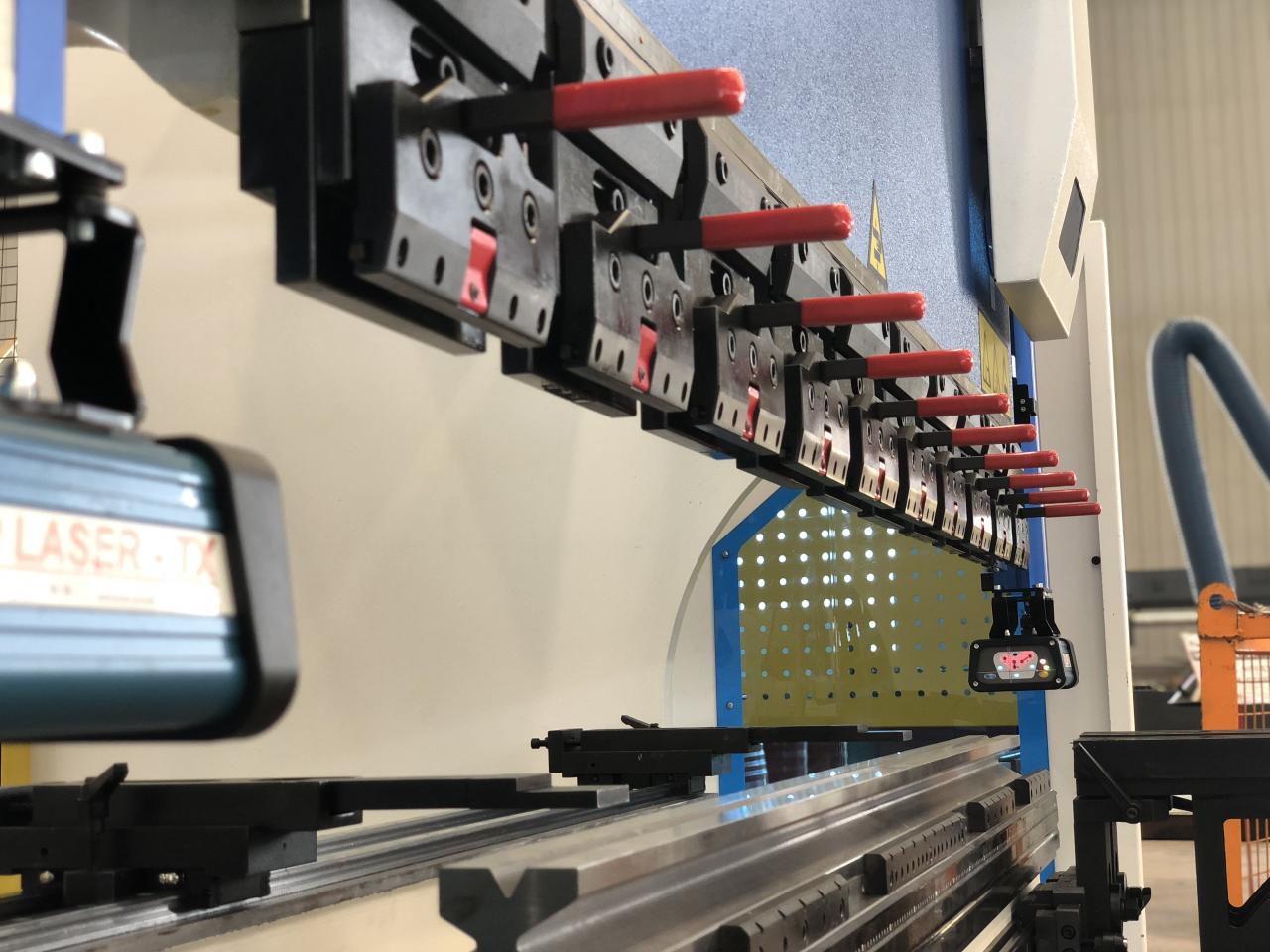 Cnc Hydraulic Bending Machine 160x3200 Press Brake Price Cnc Hidrolik Bükme Makinası 160x3200 Abkant Pres Fiyatı