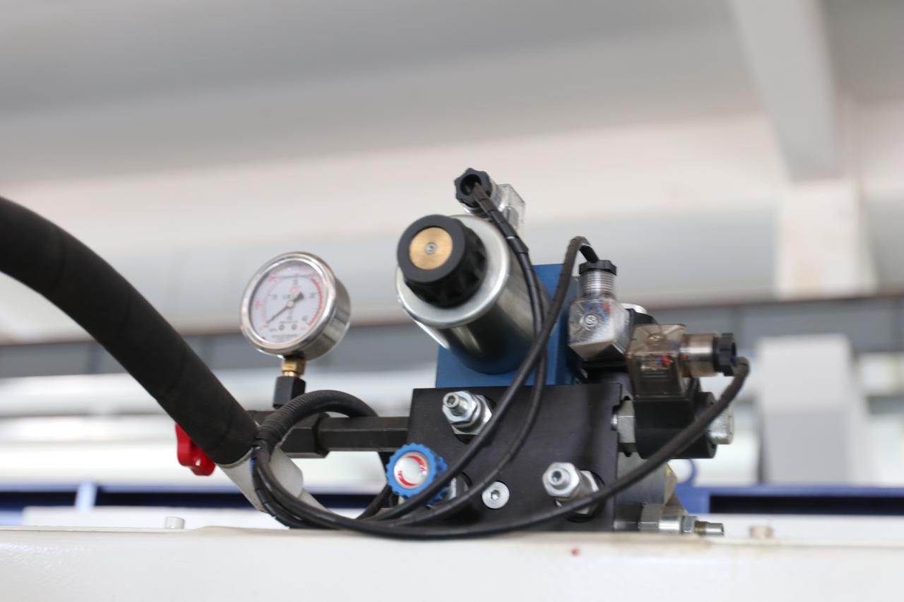 Cnc Hydraulic Press Brake Machine Bending Servo Electric Press Brake 40T Cnc Hidrolik Abkant Pres Makinası Bükme Servo Elektrikli Abkant Pres 40T