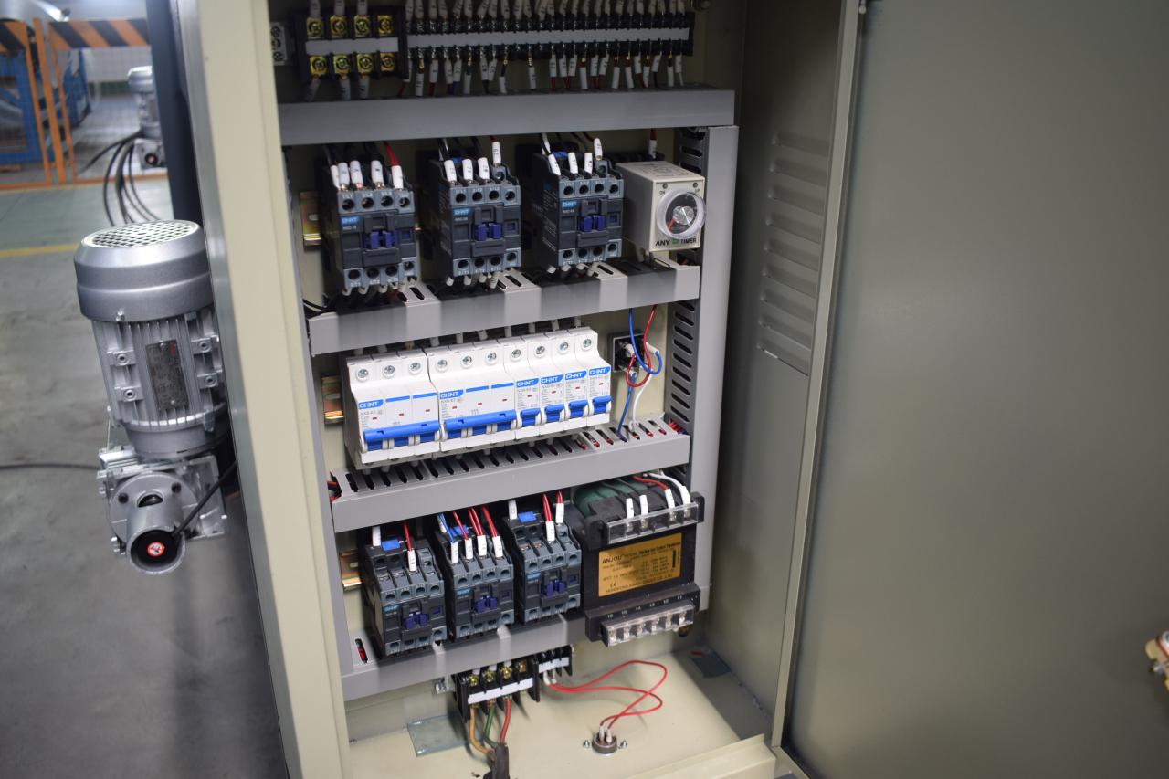 Cnc Sac Kesme Makinası Çelik Levha Hidrolik Kesme Makinası