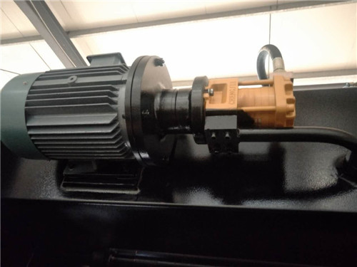 Da53t Cnc System Controller 125t4000 3+1 Axis Cnc Hydraulic Press Brake With Good Quality Da53t Cnc Sistem Kontrolörü 125t4000 3+1 Eksenli Cnc Hidrolik Abkant Pres İyi Kalite