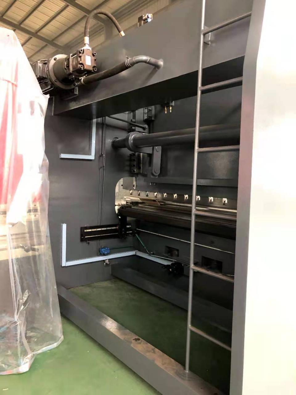 Da53t Cnc System Controller 125t4000 3+1 Axis Cnc Hydraulic Press Brake With Good Quality Da53t Cnc Sistem Kontrolörü 125t4000 3+1 Eksenli Cnc Hidrolik Abkant Pres İyi Kalite