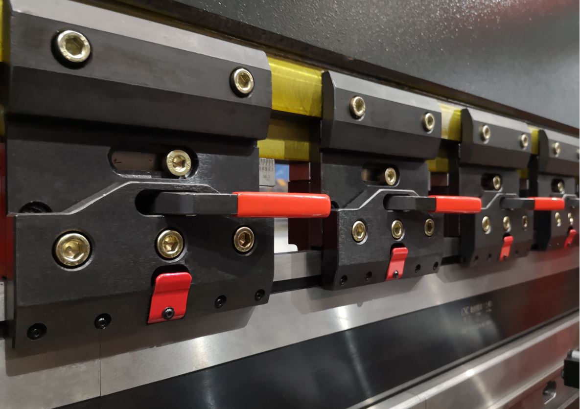 Delem Da66t 125 3+1 4+1 6+1 8+1 Cnc Hydraulic Press Brake For Metal Plate Bending Delem Da66t 125 3+1 4+1 6+1 8+1 Cnc Metal Plaka Bükme Pres Hidrolik Abkant