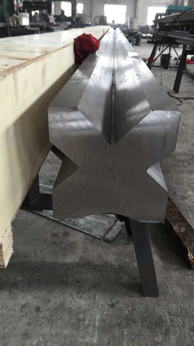 Full Automatic High Power Sheet Bending Machine And Cnc Press Brake Machine Tam Otomatik Yüksek Güçlü Sac Bükme Makinası ve Cnc Abkant Pres Makinası