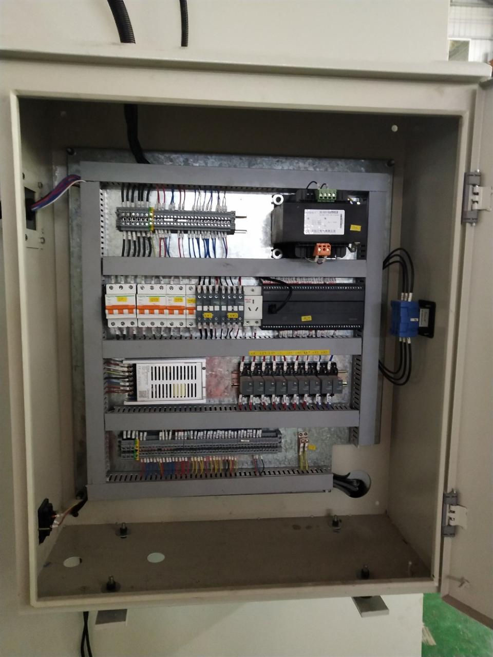 Pnömatik Sürtünmeli Debriyaj Yüksek Performanslı Punch Pres Makinası