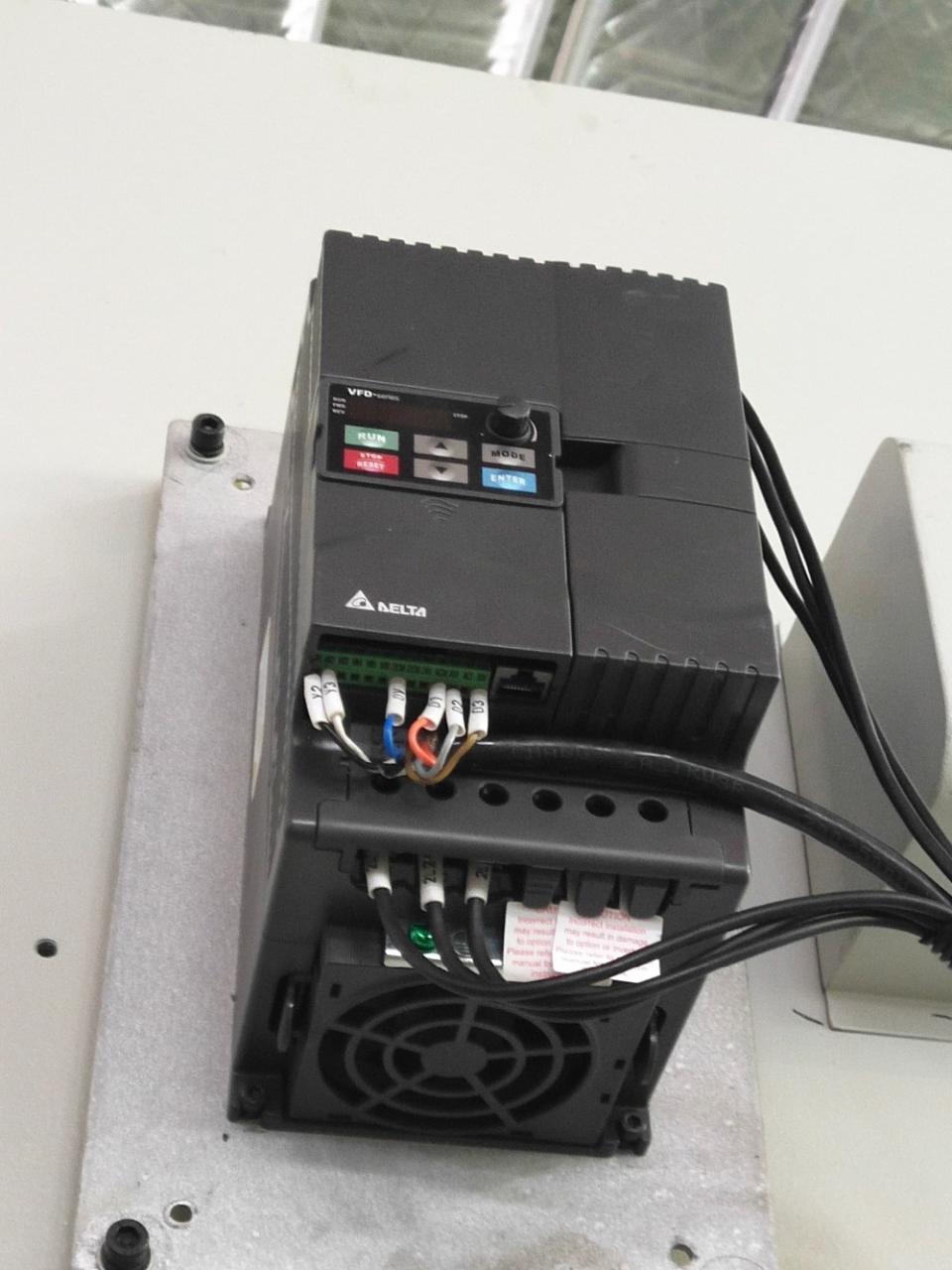 Pnömatik Sürtünmeli Debriyaj Yüksek Performanslı Punch Pres Makinası