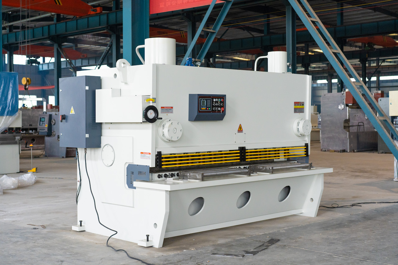 Qc11y 8x3200 Sheet Metal Shearing Machine Steel Plate Hydraulic Shearing Machine Qc11y 8x3200 Sac Kesme Makinesi Çelik Levha Hidrolik Kesme Makinesi