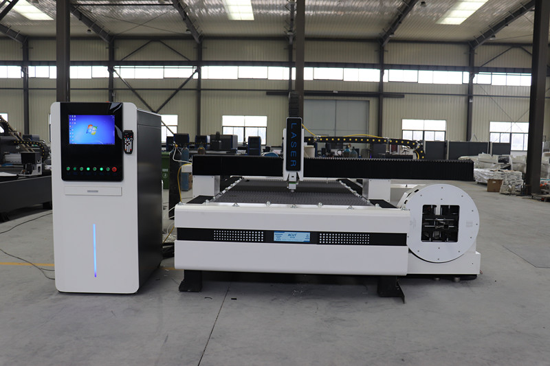 Rotary Cnc Metal Pipe Tube Sheet Laser Cutter 2000w Fiber Laser Cutting Machine Döner Cnc Metal Boru Tüp Sac Lazer Kesici 2000w Fiber Lazer Kesim Makinesi