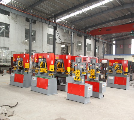 Steel Plate Angle Cutting Punching Notching Machine Hydraulic Ironworker For Sale Satılık Çelik Levha Açı Kesme Delme Çentik Makinası Hidrolik Demirci