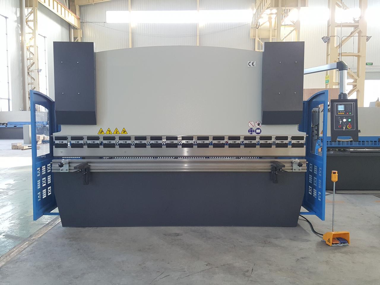 Demir Metal Çelik Levha için Wc67k 100 Ton 200 Ton Hidrolik Cnc Abkant Pres Makinesi