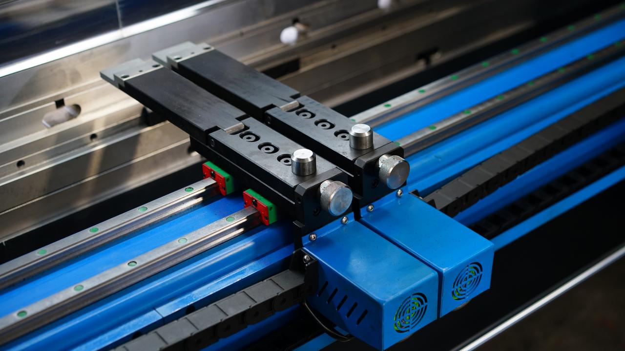 Wc67k-400T Cnc Plc Manuel Sac Bükme Makinası Hidrolik Nc Abkant Pres Makinası