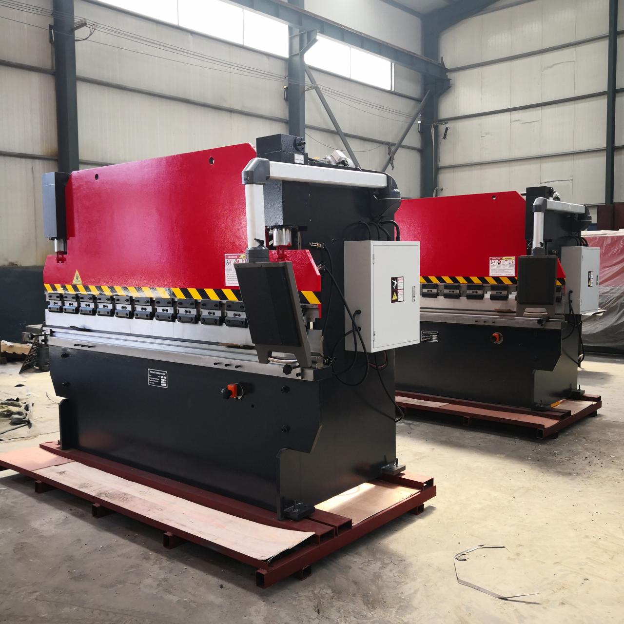 Wc67y-160 4000 Hydraulic Press Brake Cnc Metal Bending Machine For 4000mm Width Steel 4000mm Genişlik Çelik için Wc67y-160 4000 Hidrolik Abkant Cnc Metal Bükme Makinesi